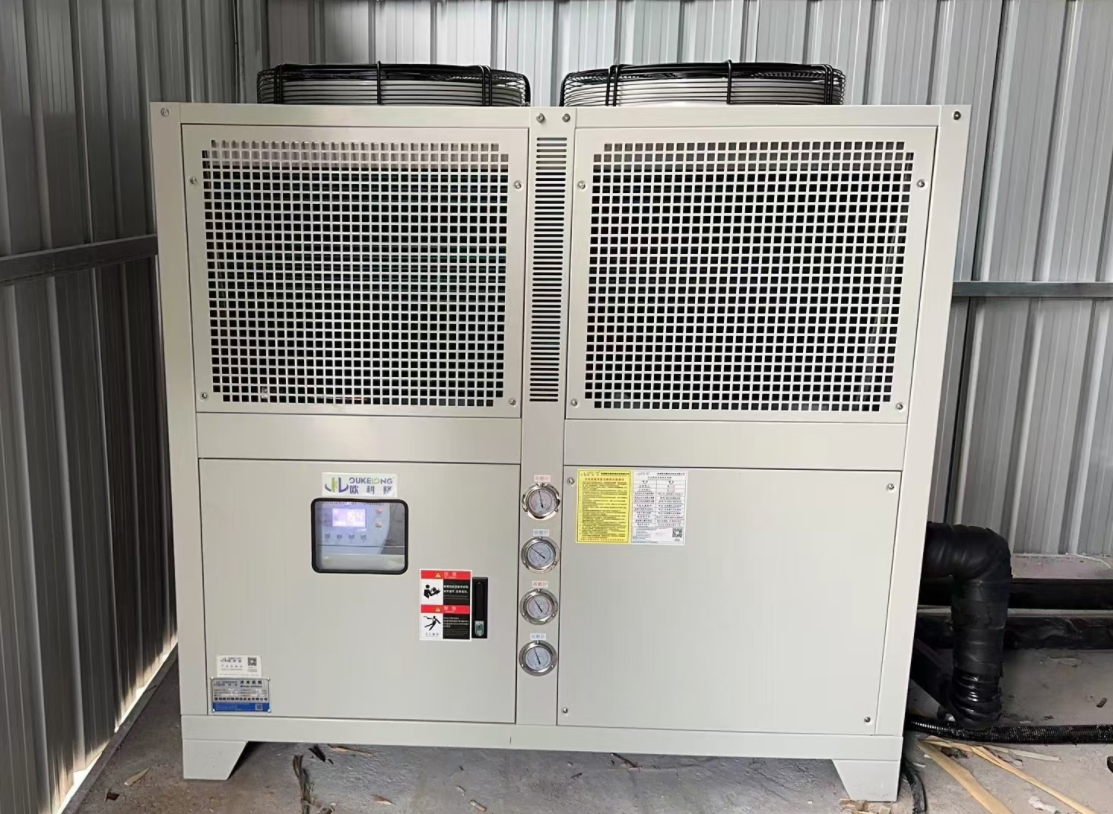 航天企業(yè)15匹風冷冷水機案例